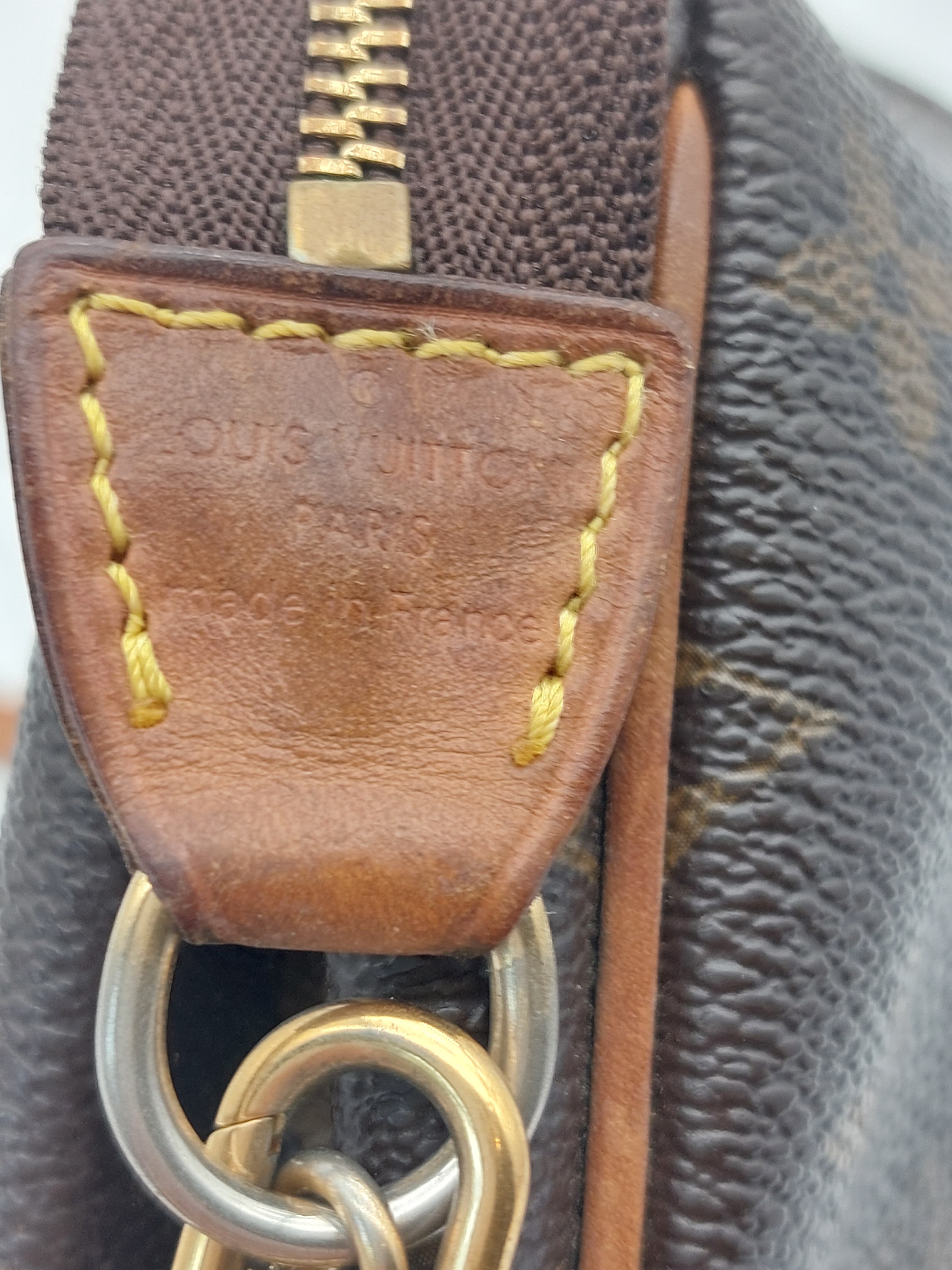 Eva Pochette