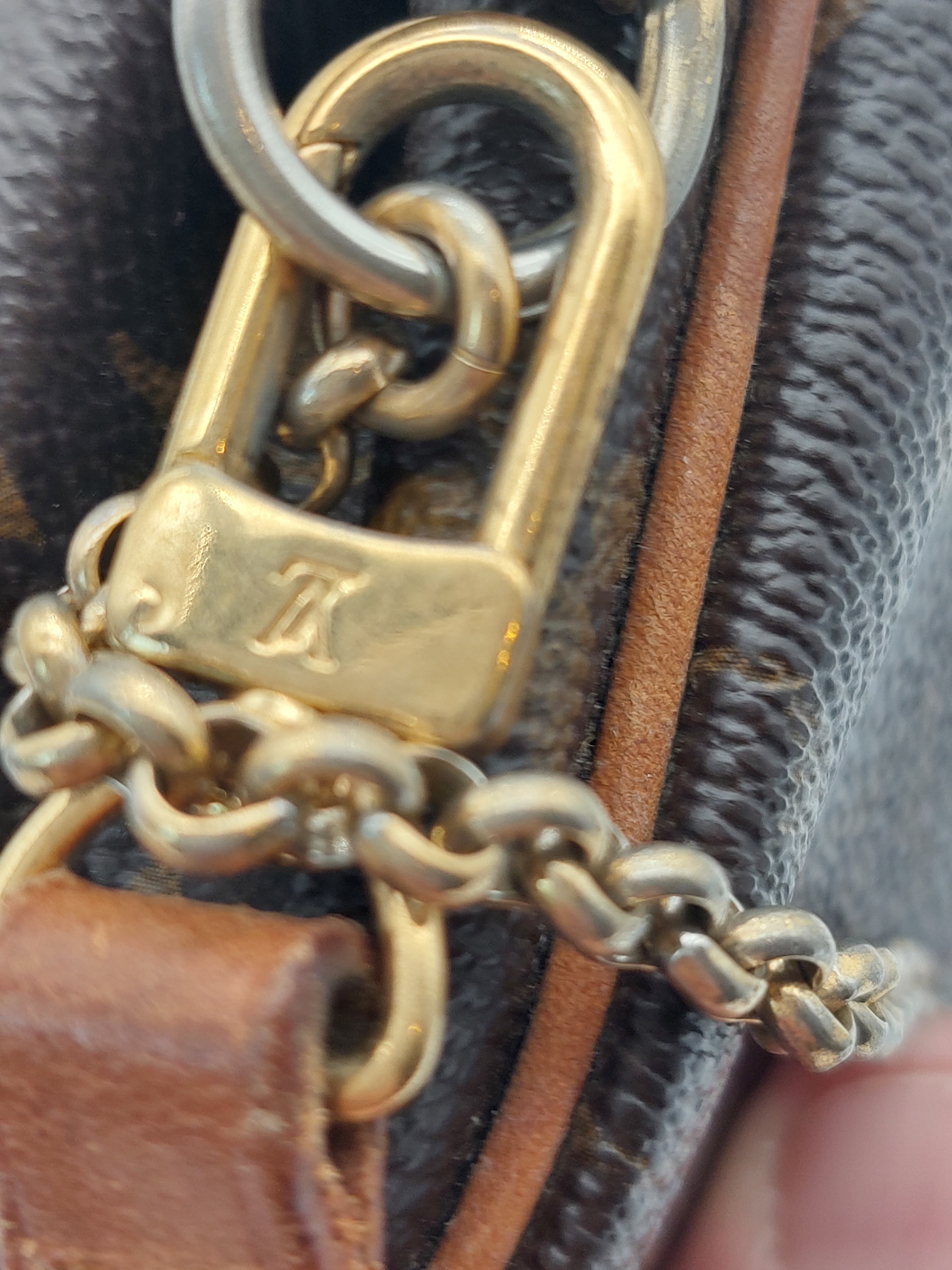 Eva Pochette