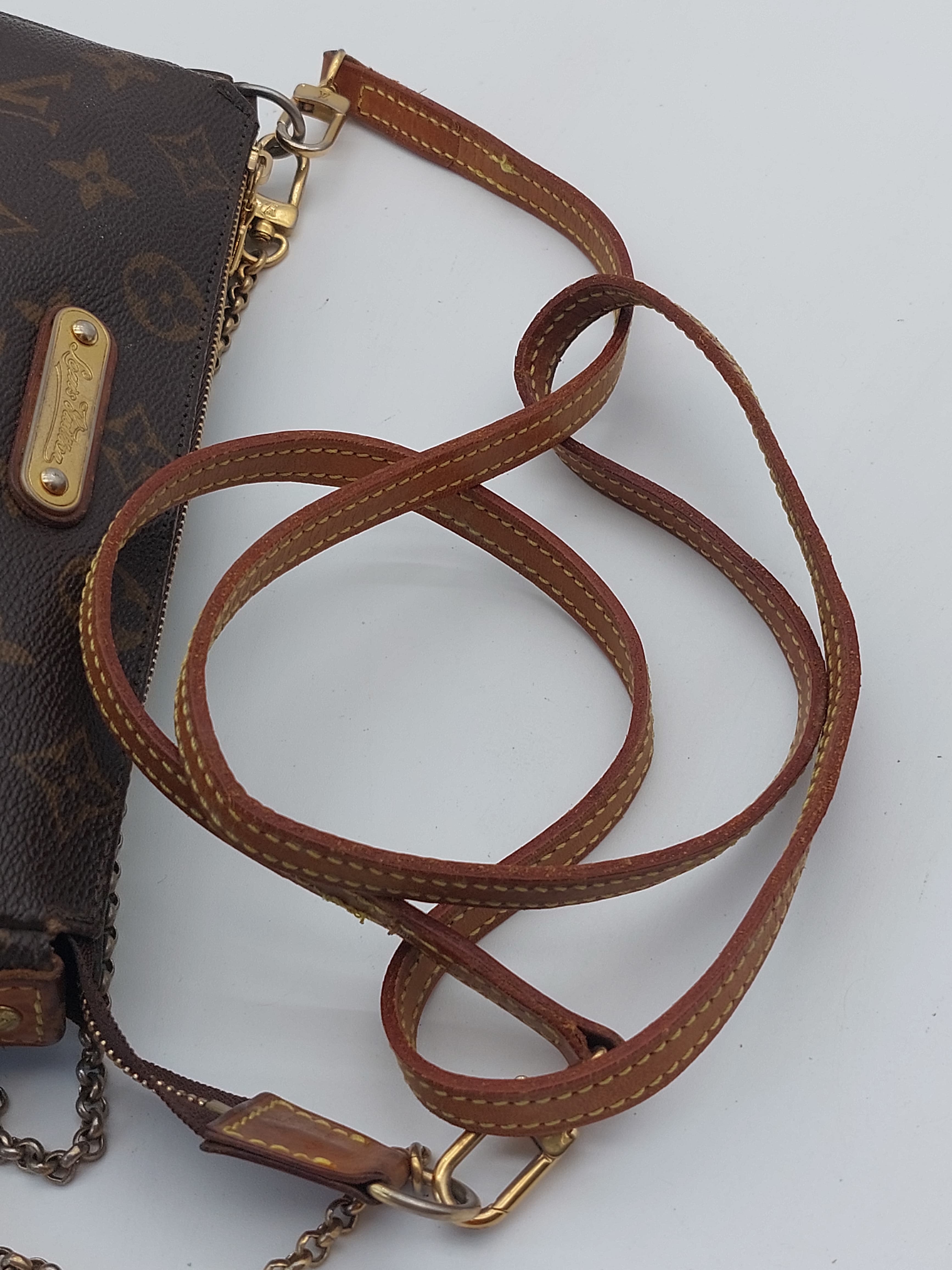 Eva Pochette