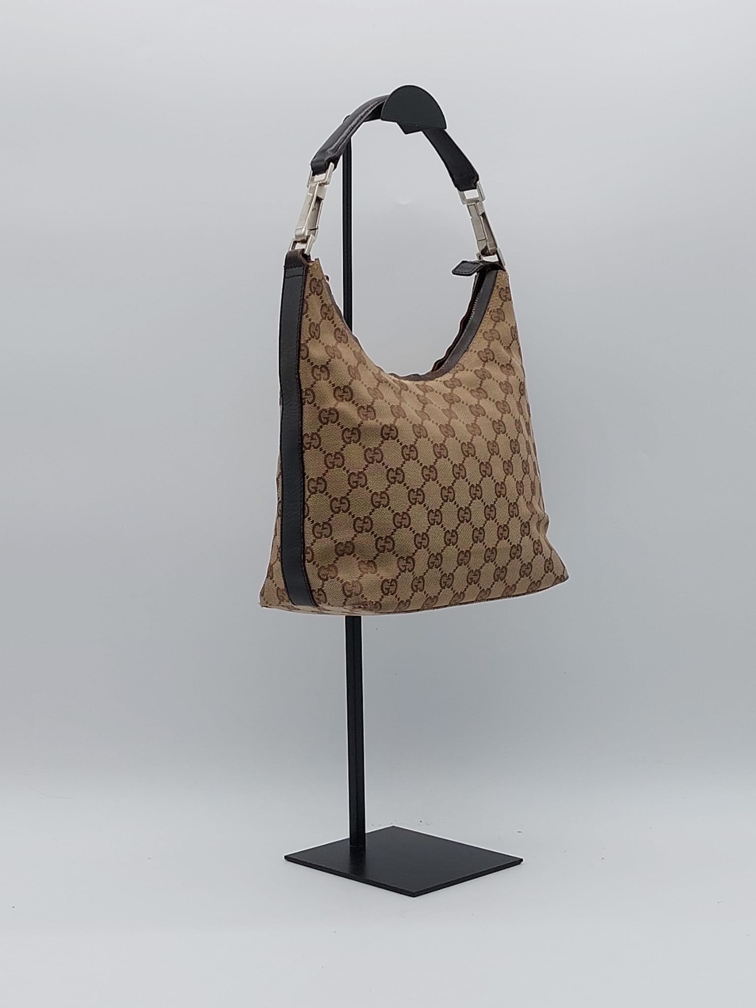 Clasp Hobo