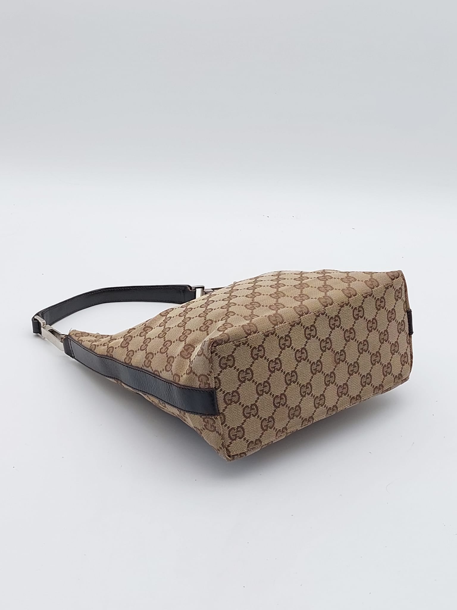 Clasp Hobo