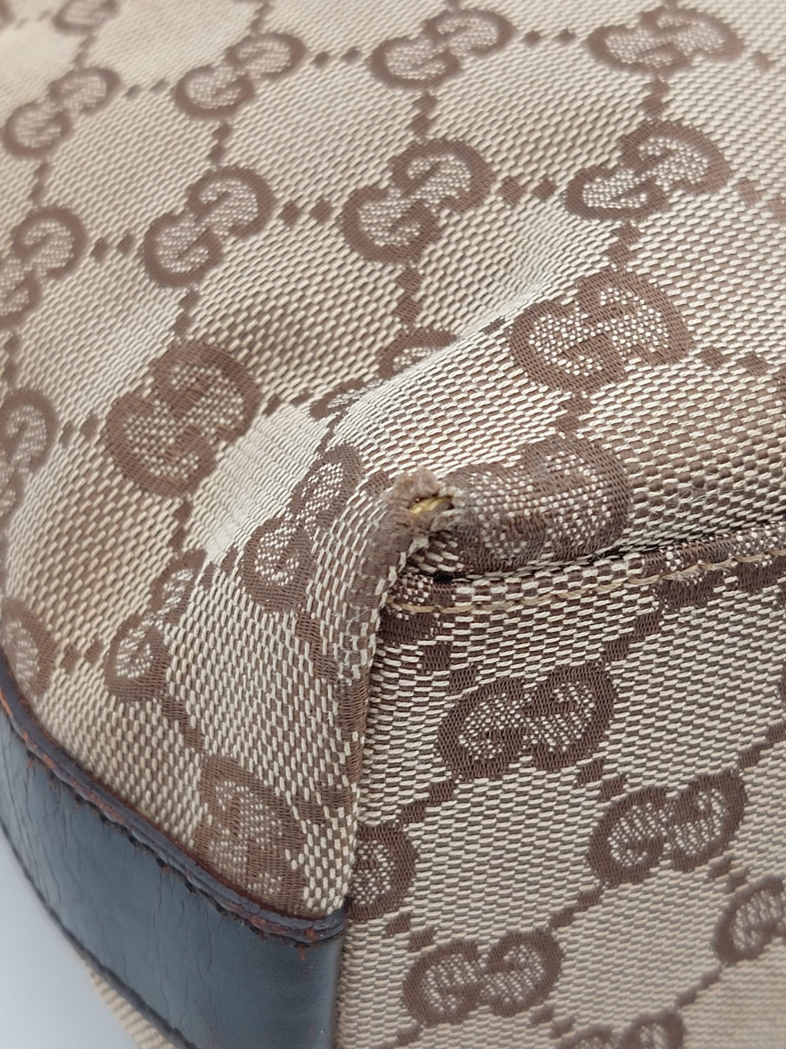 Clasp Hobo