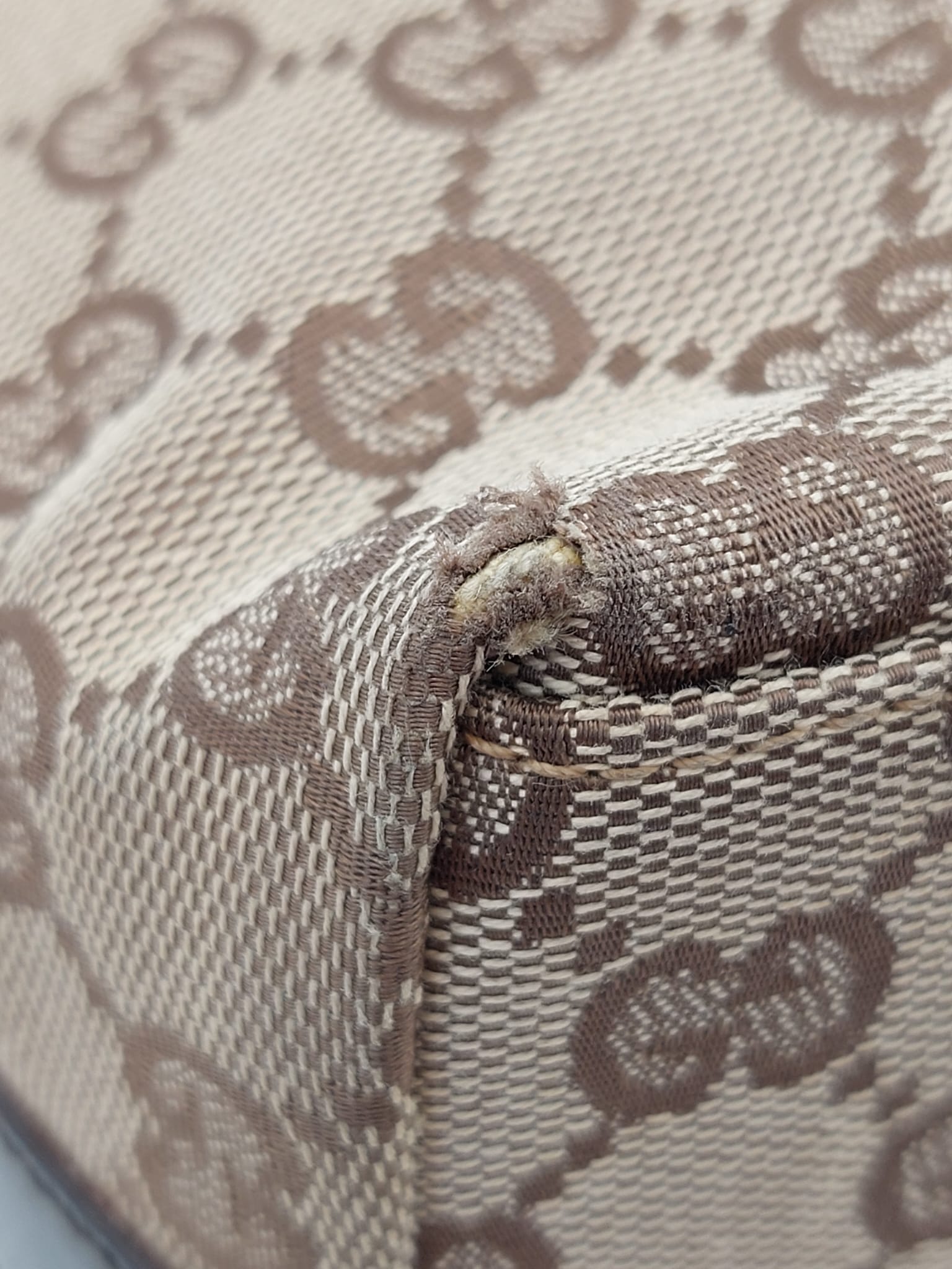 Clasp Hobo