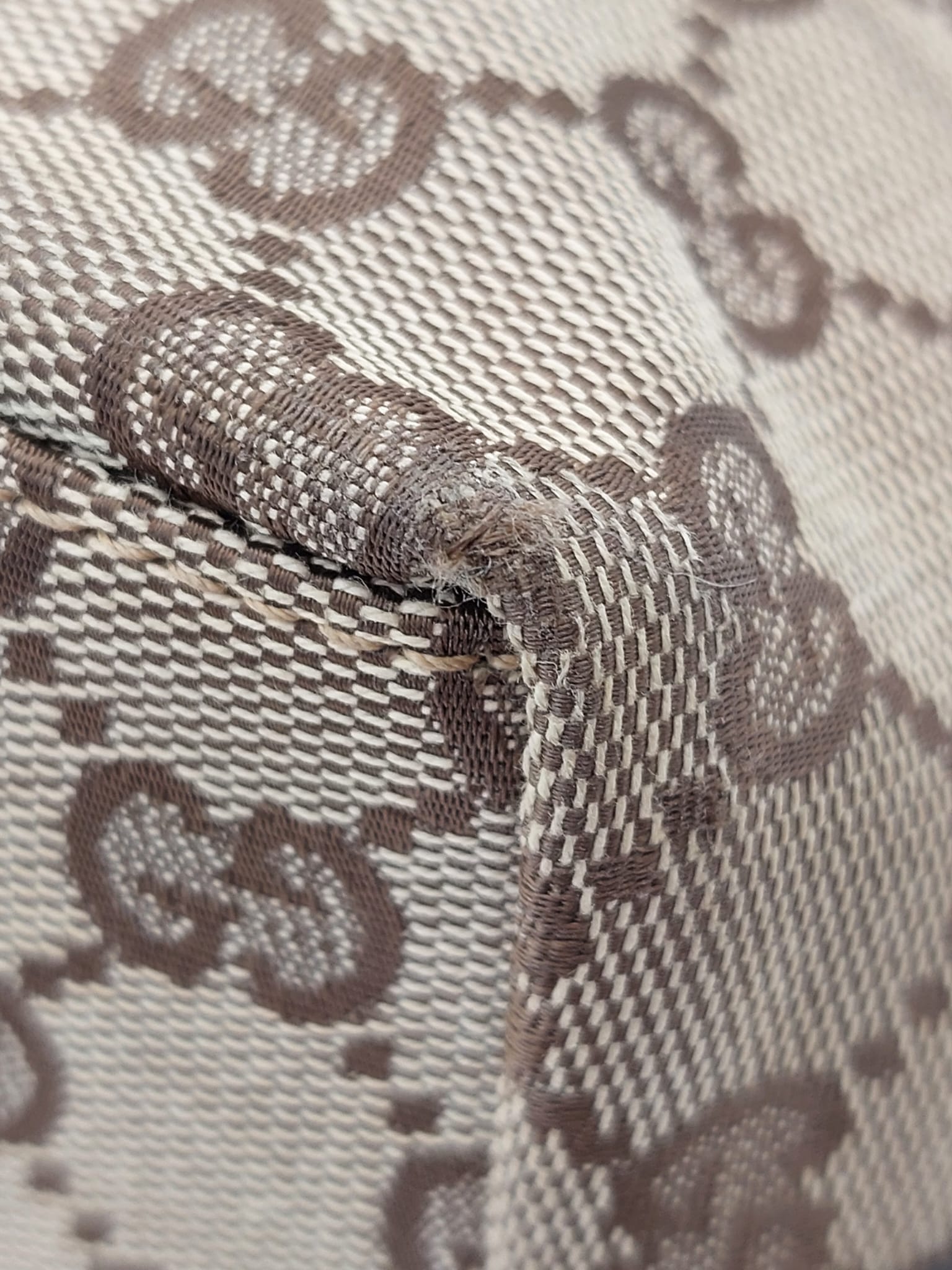 Clasp Hobo