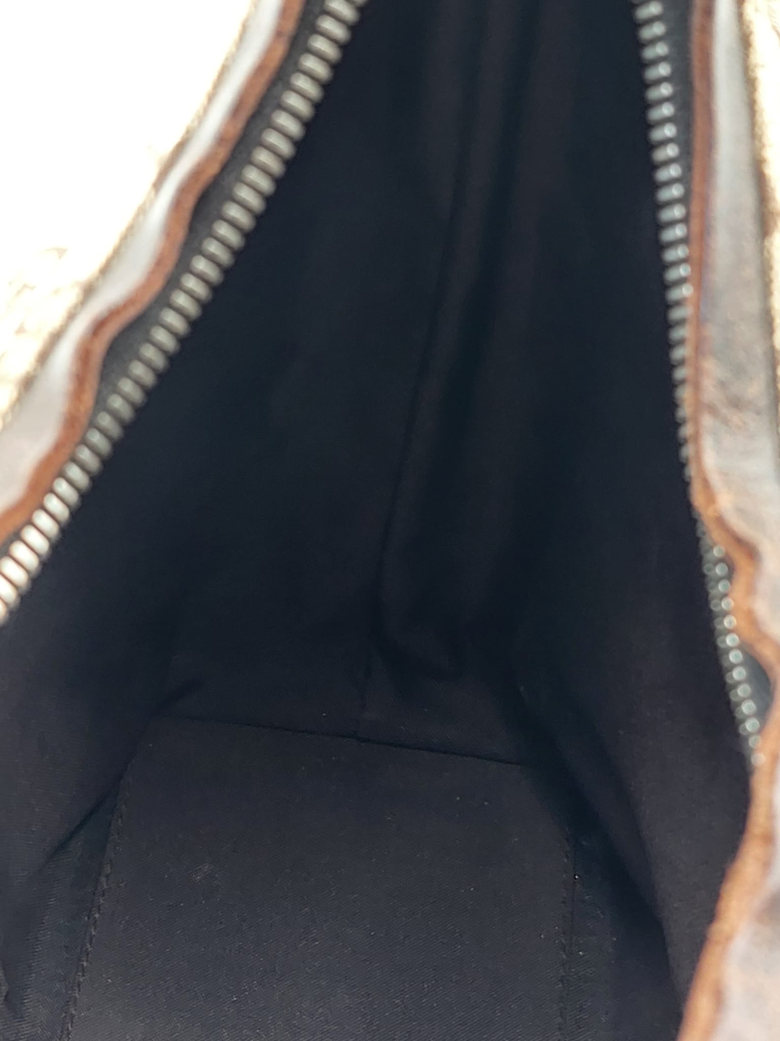Clasp Hobo
