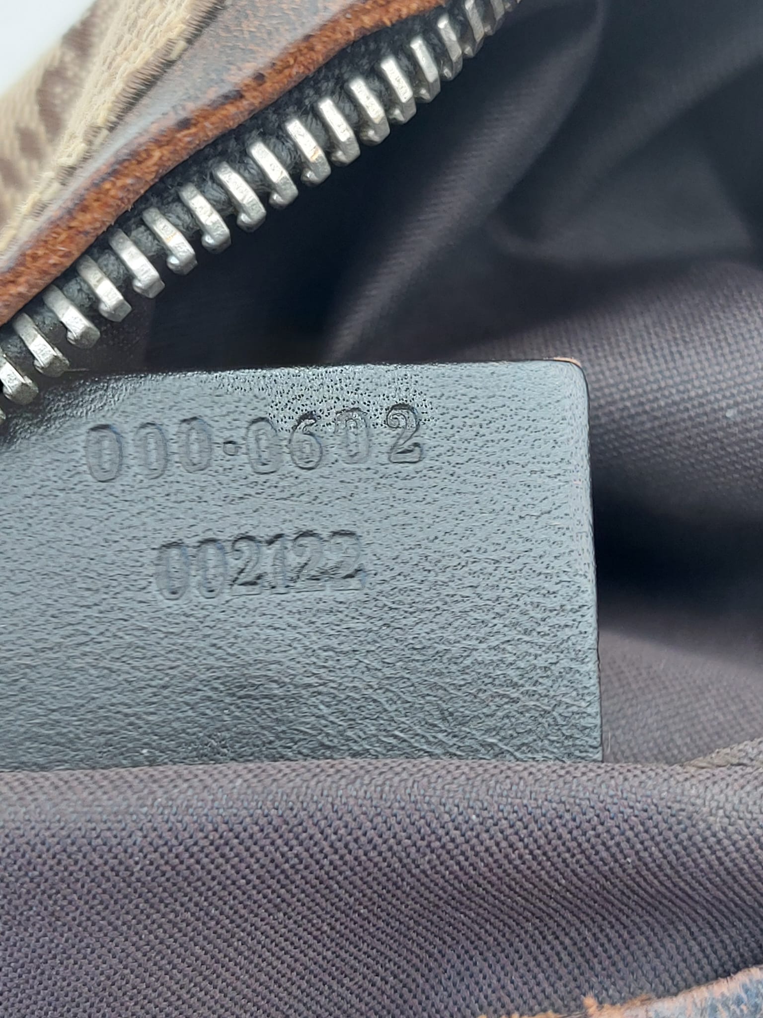 Clasp Hobo