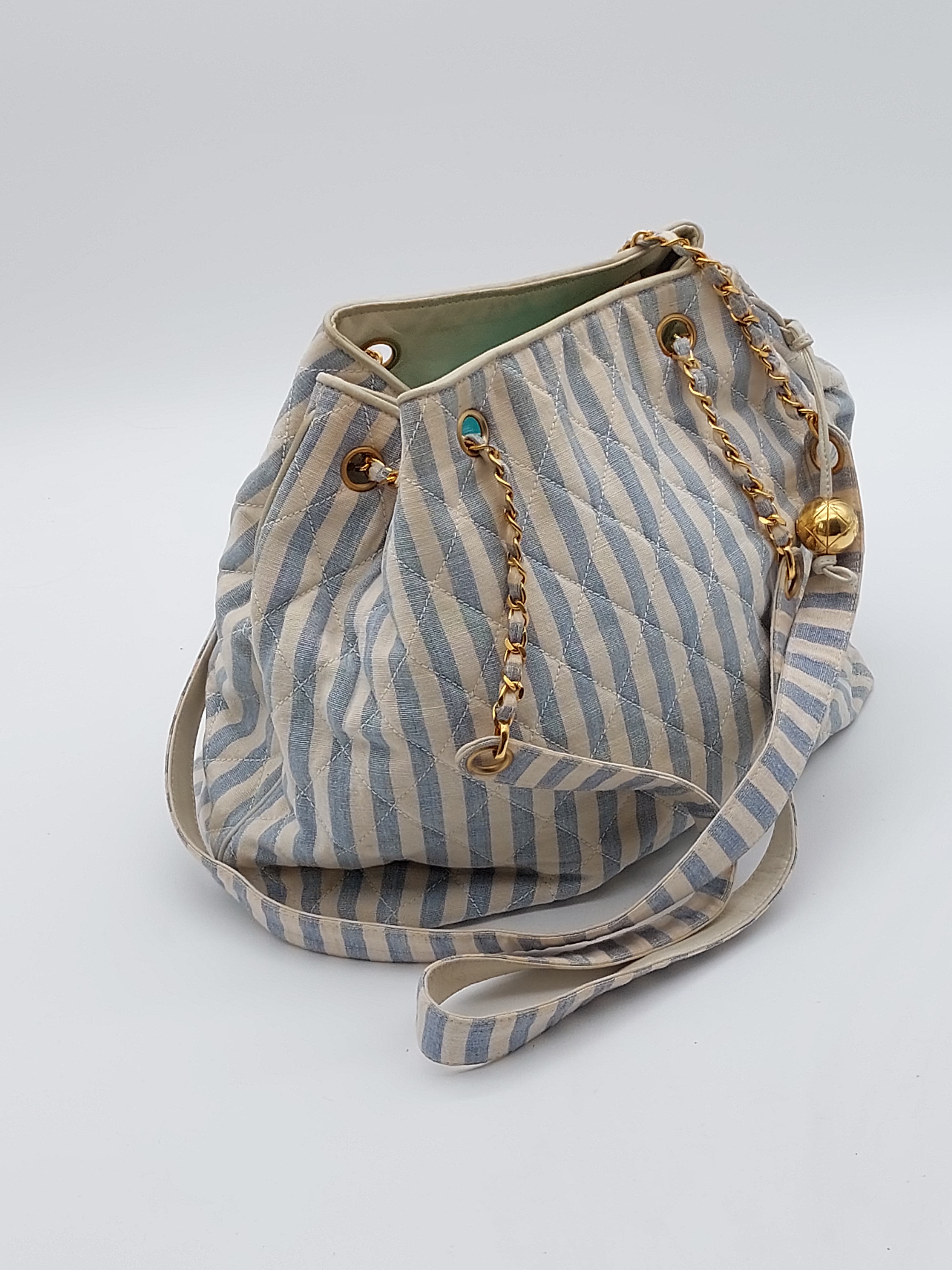 Quilted striped canvas chain shoulderbag