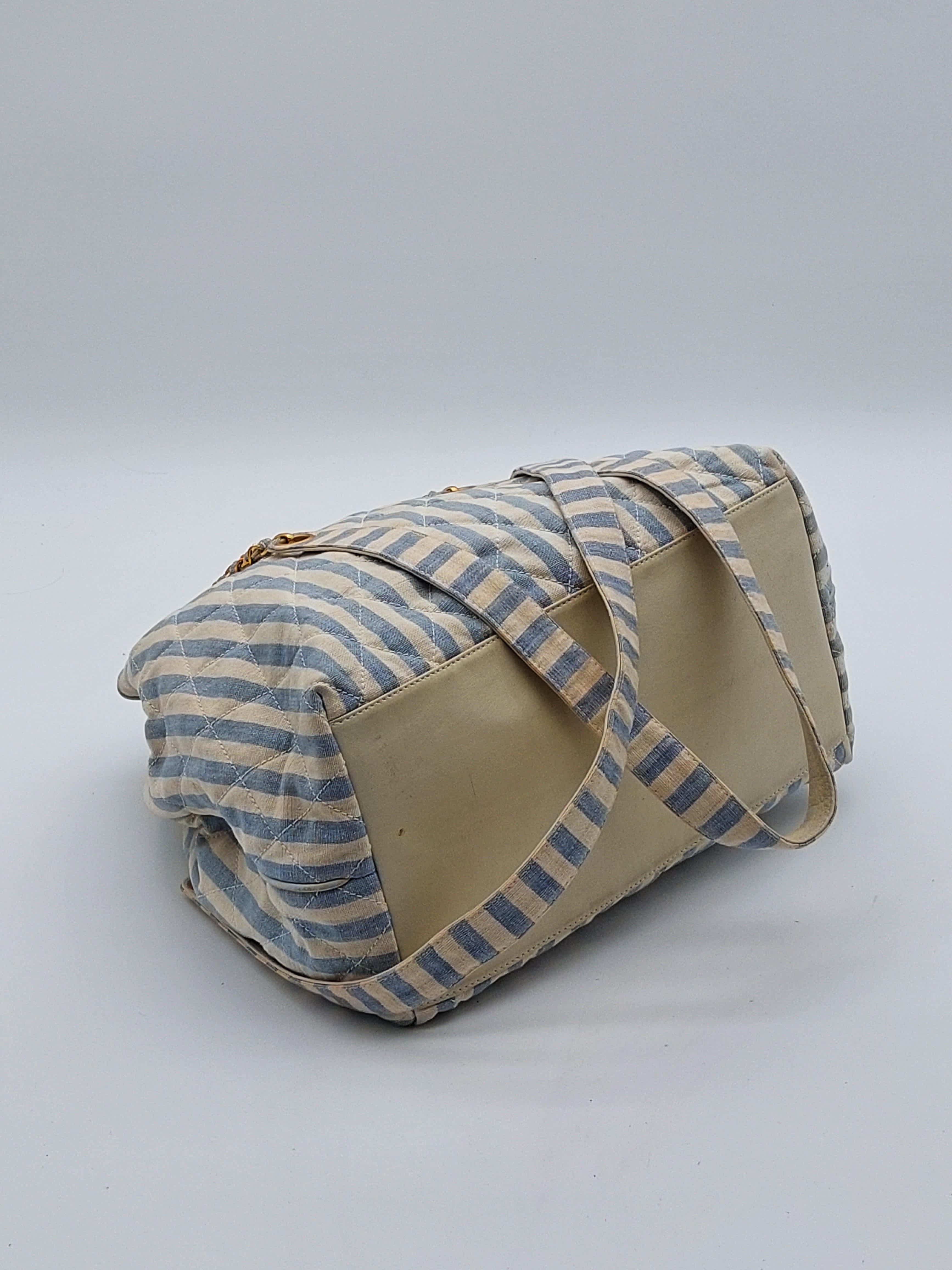 Quilted striped canvas chain shoulderbag