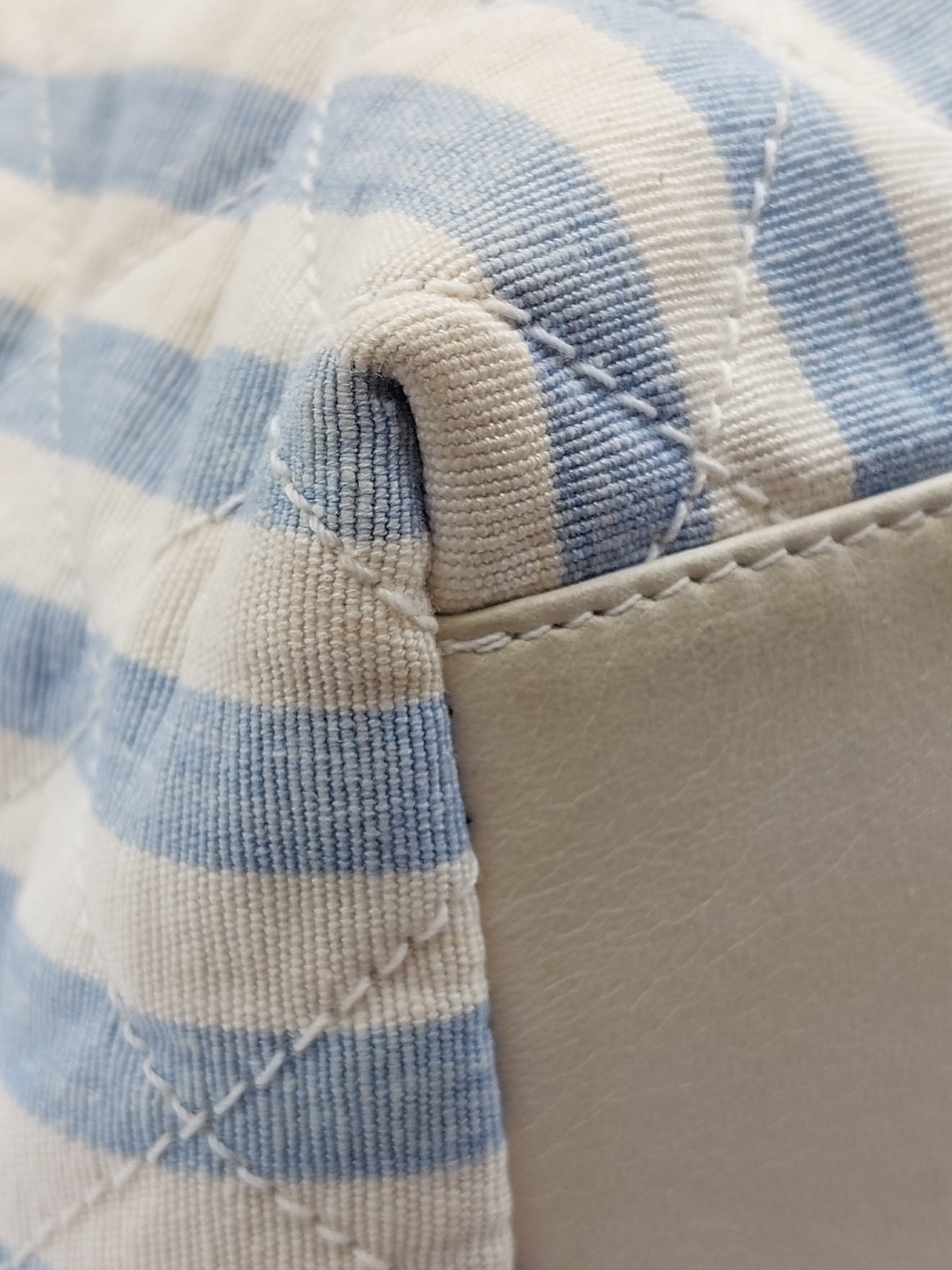 Quilted striped canvas chain shoulderbag
