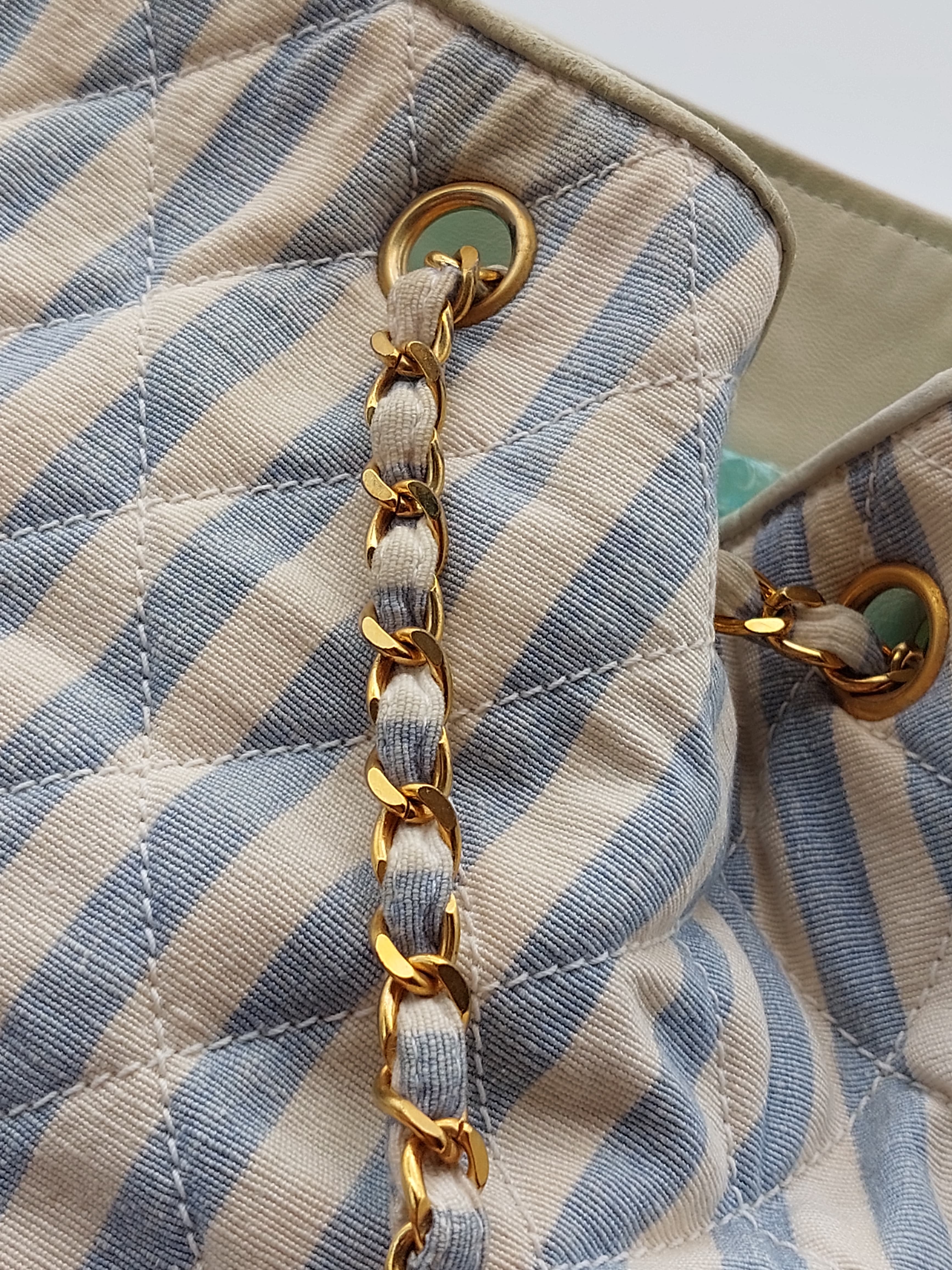 Quilted striped canvas chain shoulderbag