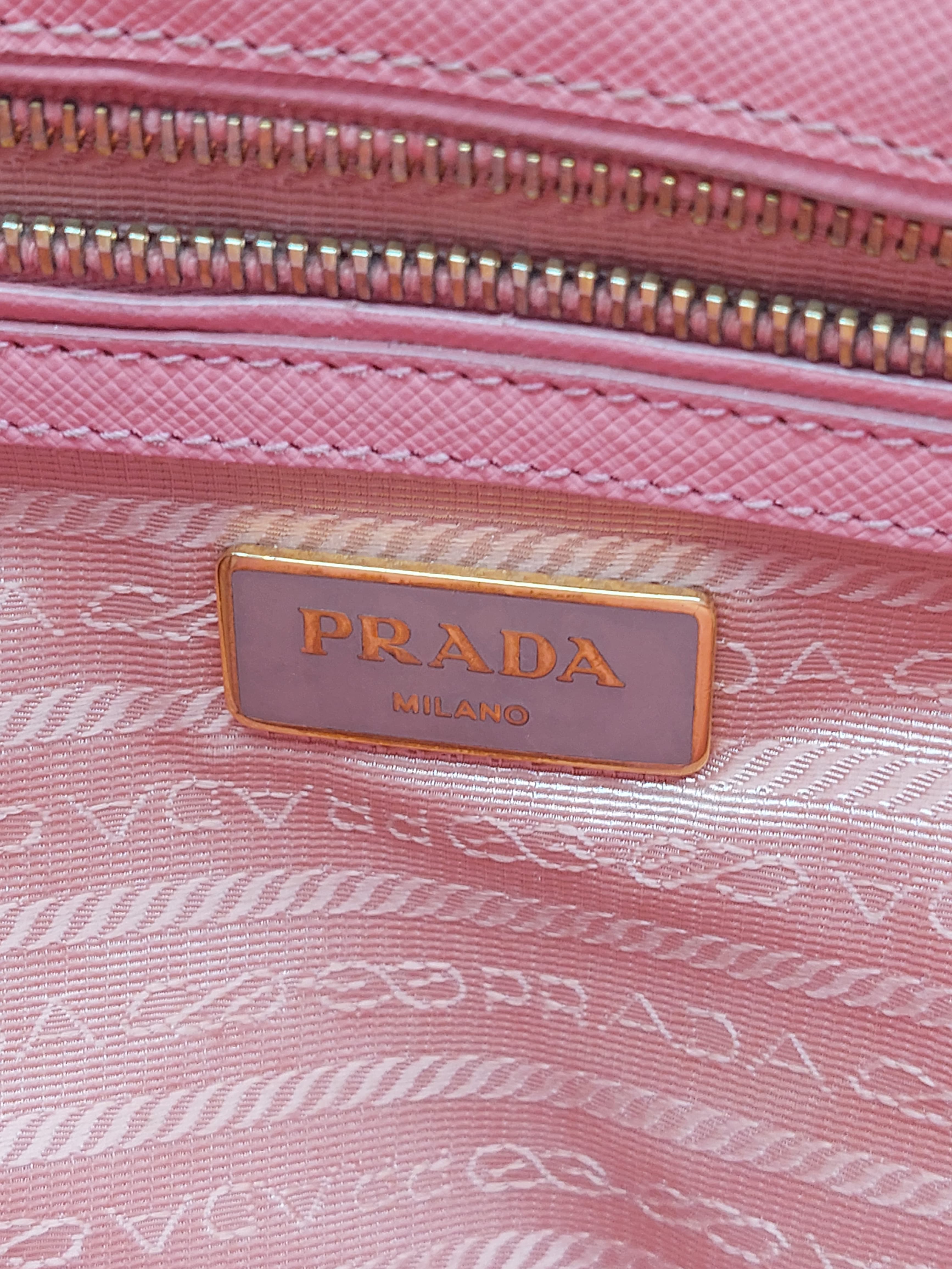 Prada Galeria Saffiano