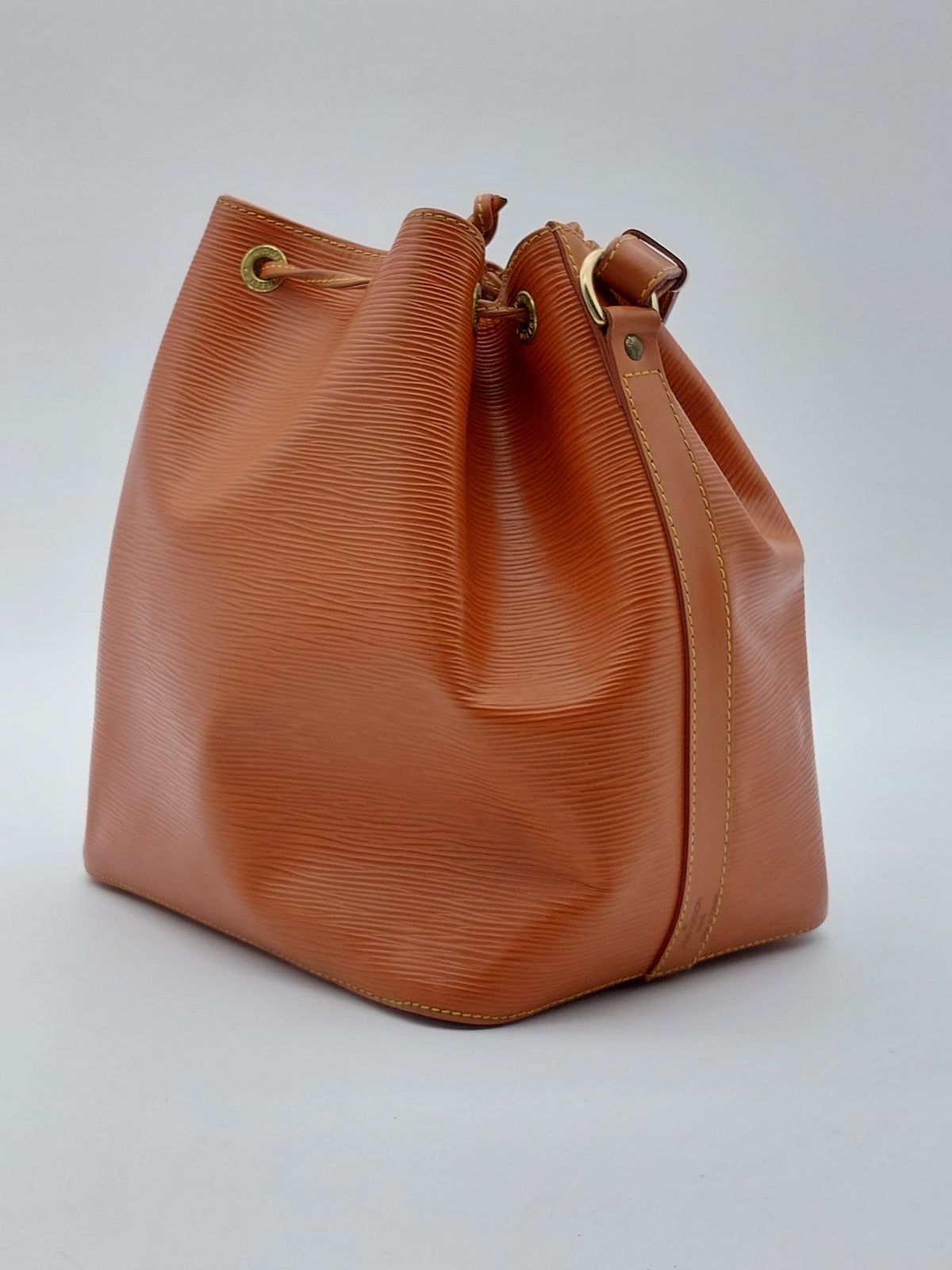 Petit Noé Epi Leather