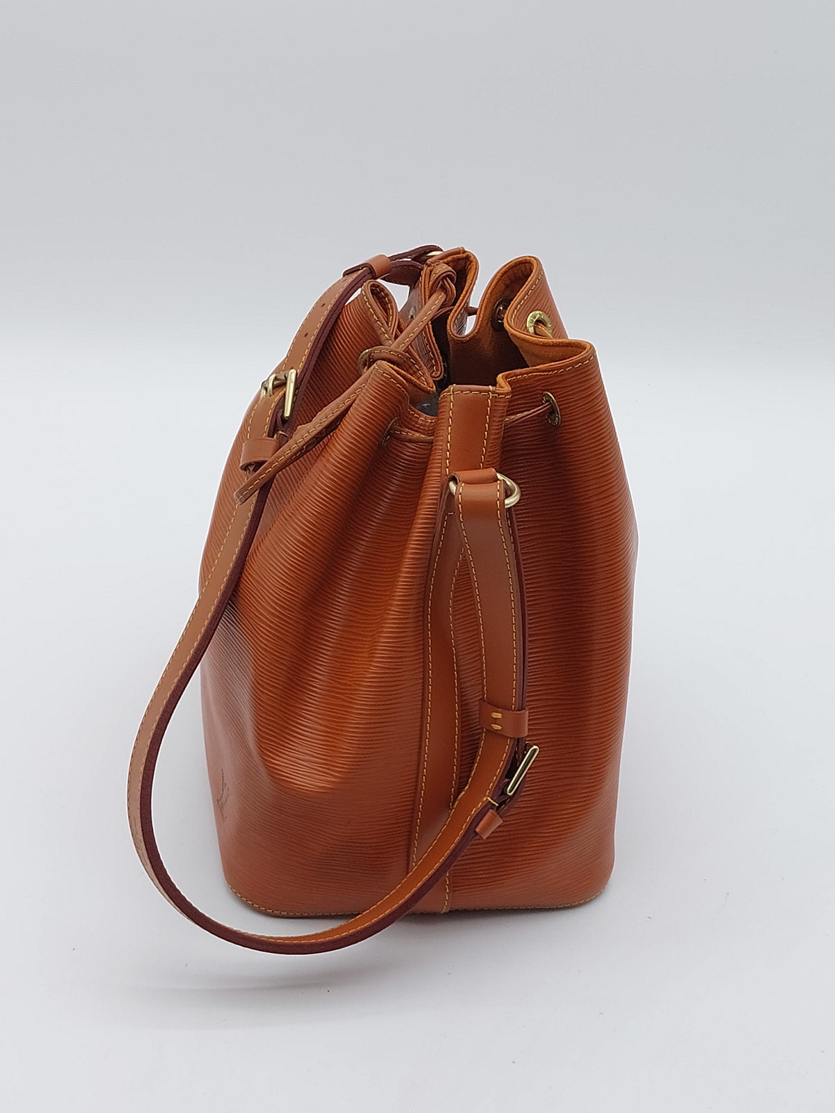 Petit Noé Epi Leather