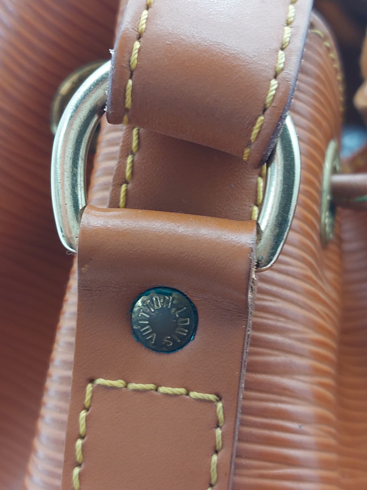 Petit Noé Epi Leather