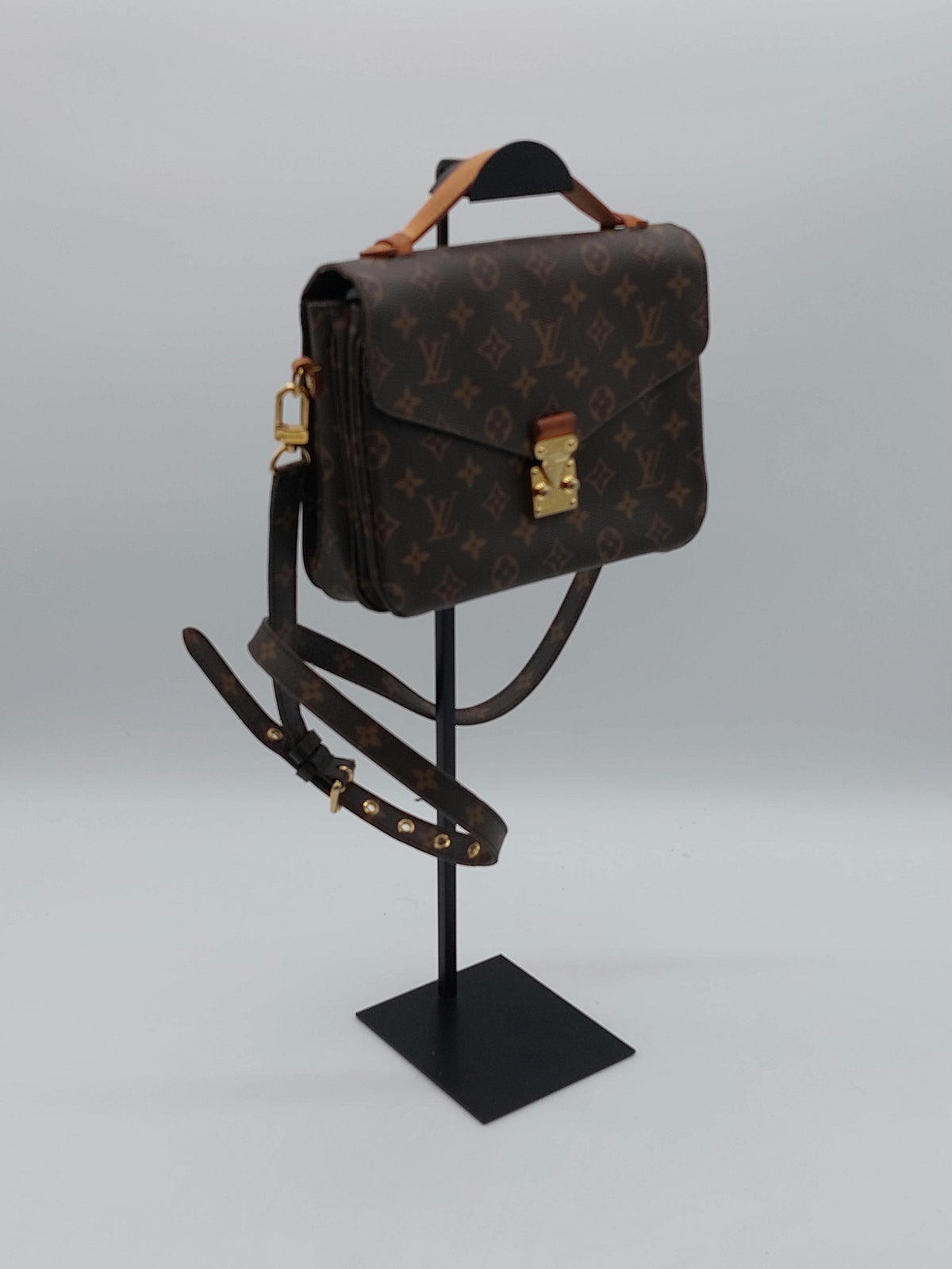 Louis Vuitton Pochette Métis