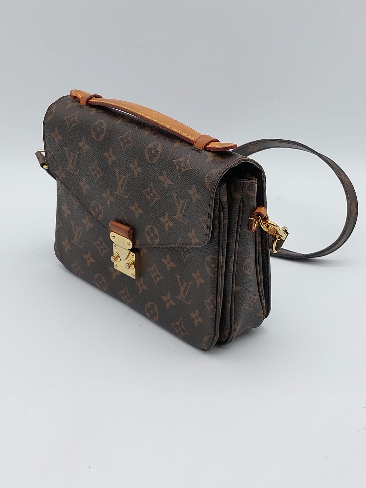 Louis Vuitton Pochette Métis