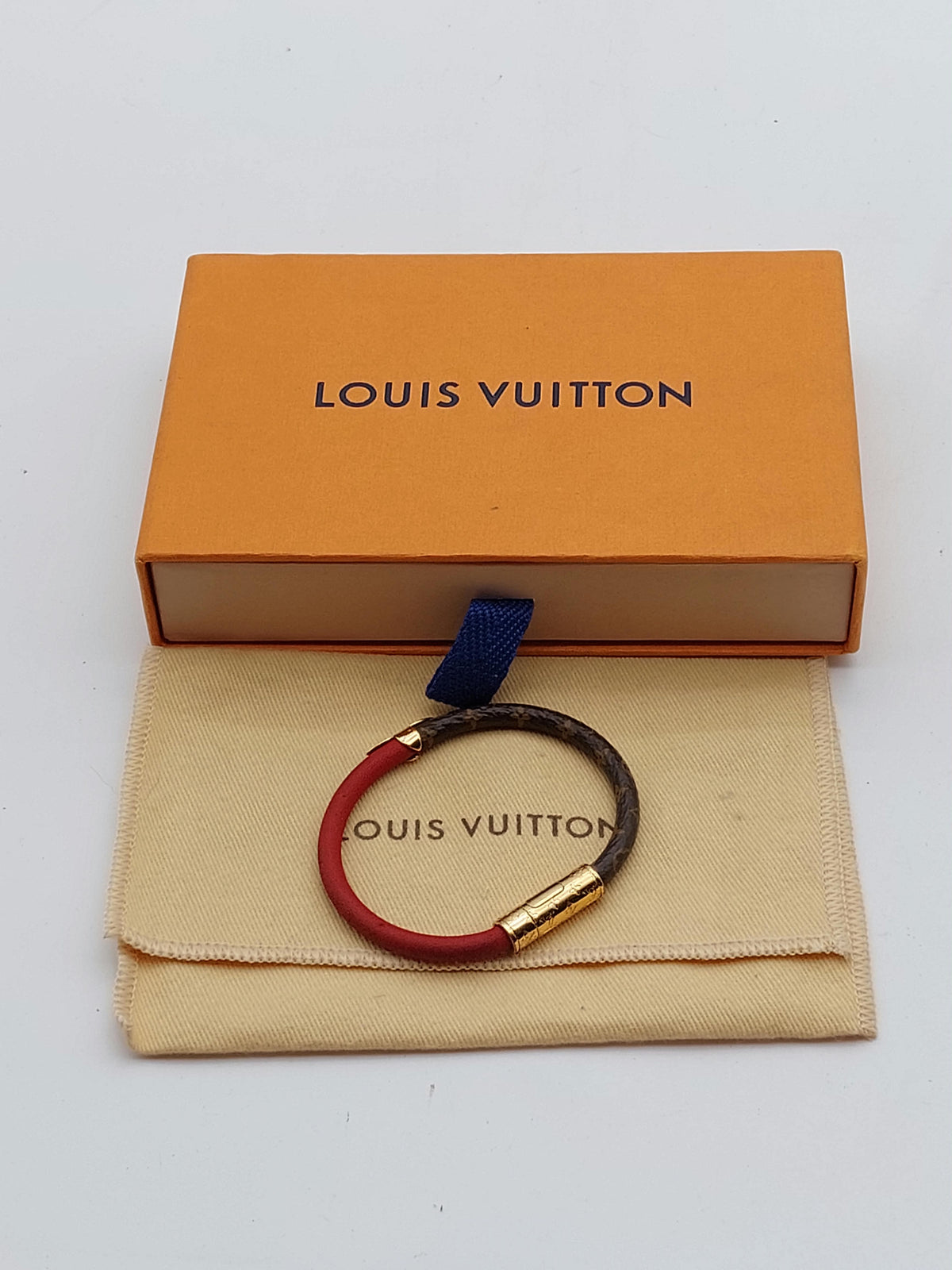 Daily Confidential bracelet
