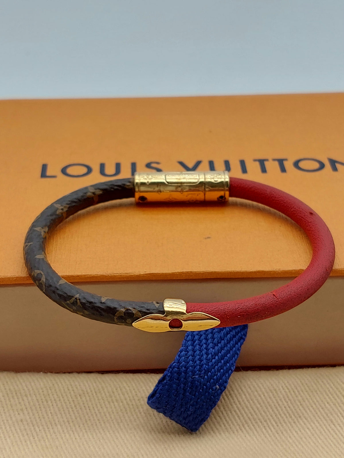 Daily Confidential bracelet