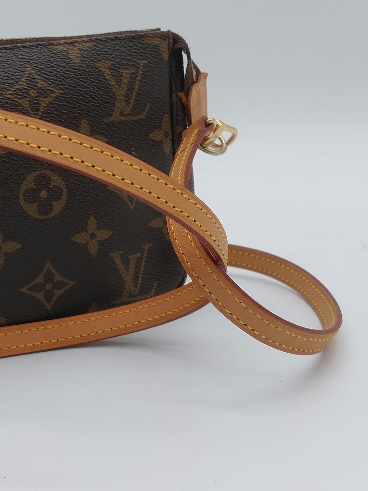 Pochette Accessoires with strap