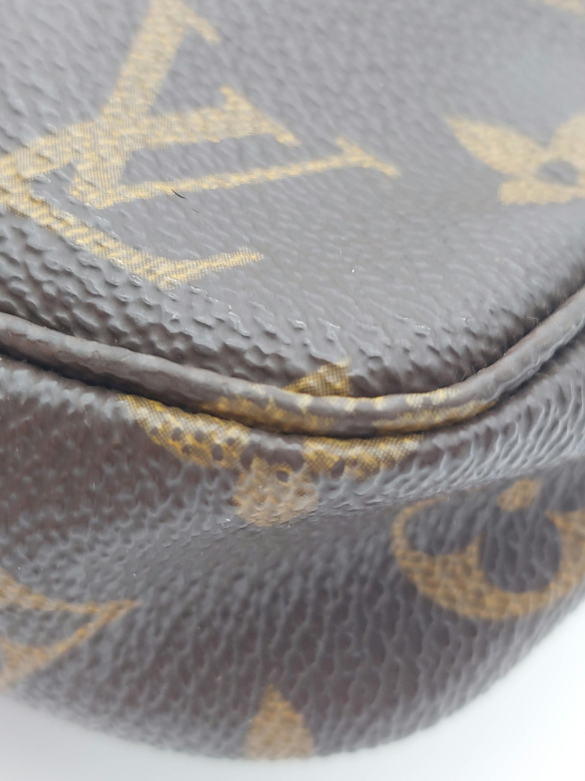 Pochette Accessoires with strap