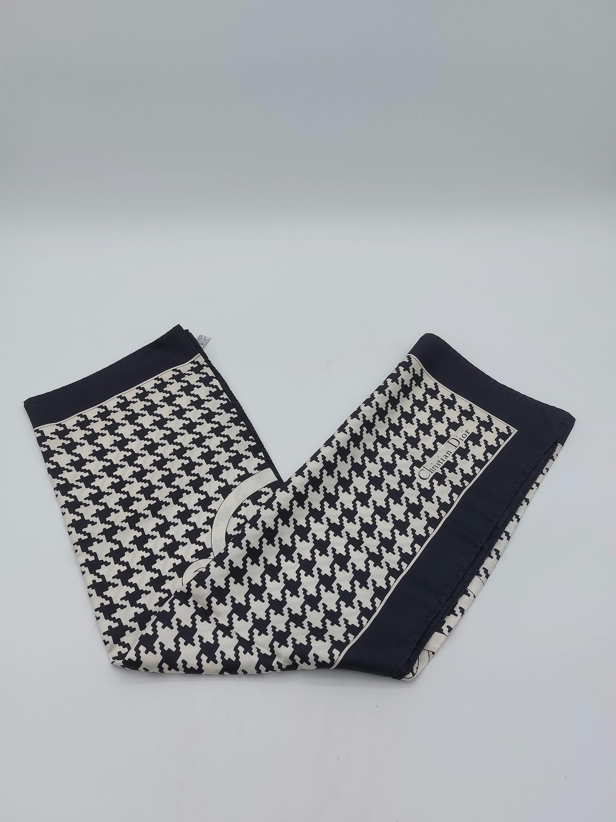 Logo Scarf Black/White