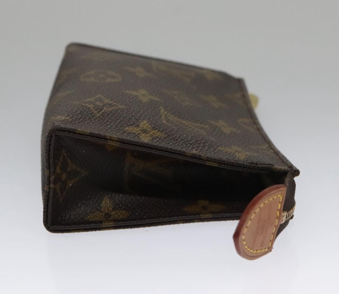 Louis Vuitton Toiletry 15