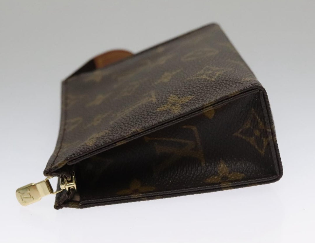 Louis Vuitton Toiletry 15