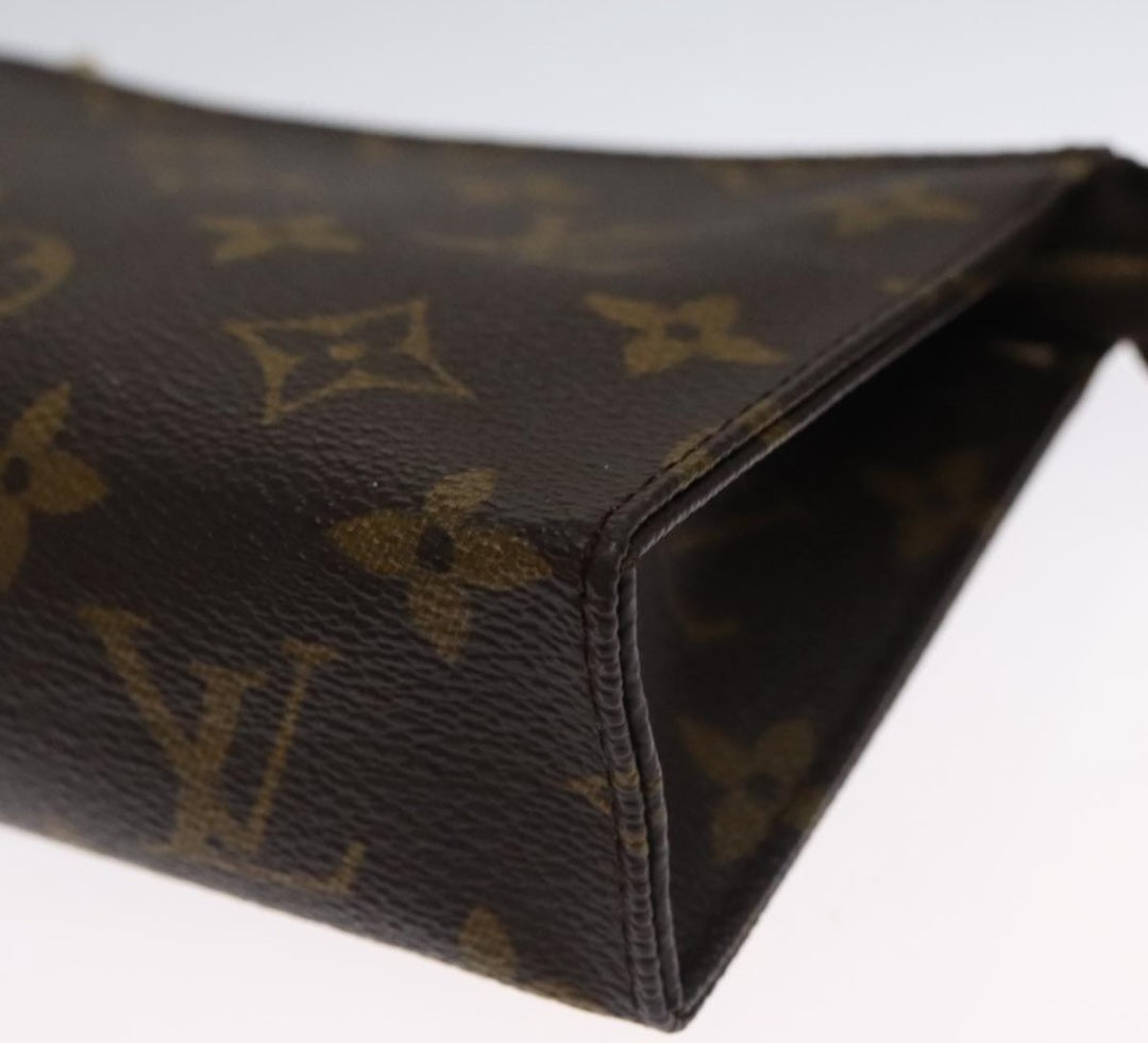 Louis Vuitton Toiletry 15