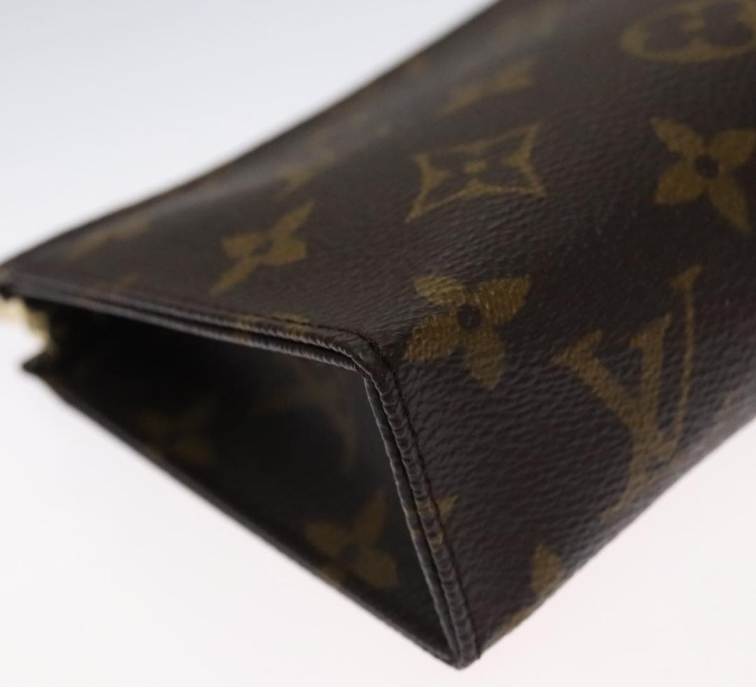 Louis Vuitton Toiletry 15