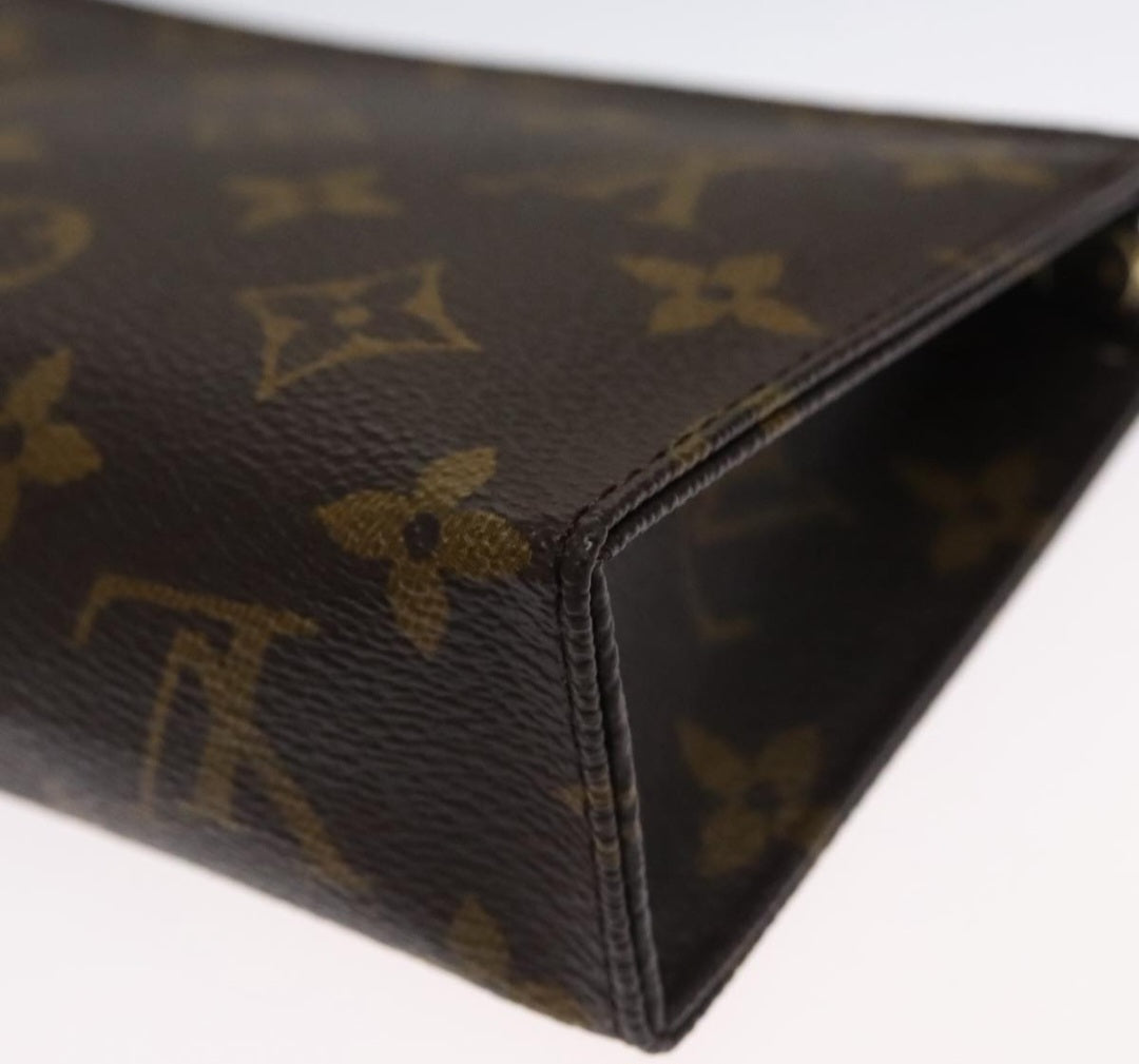 Louis Vuitton Toiletry 15