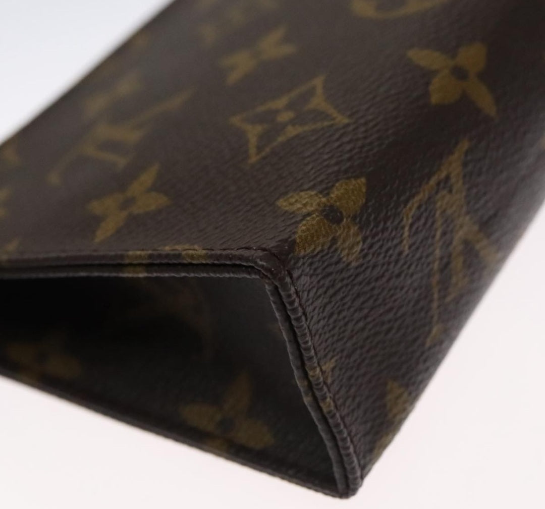 Louis Vuitton Toiletry 15