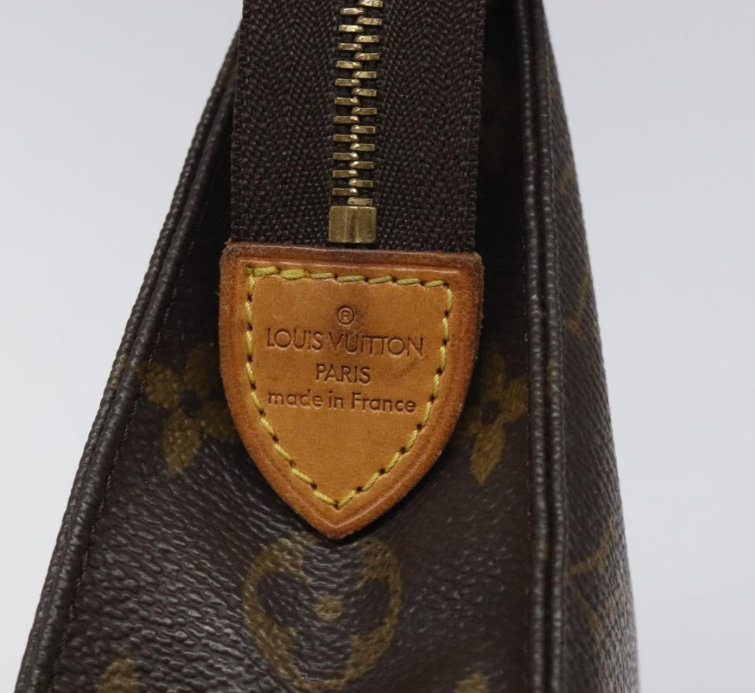 Louis Vuitton Toiletry 19
