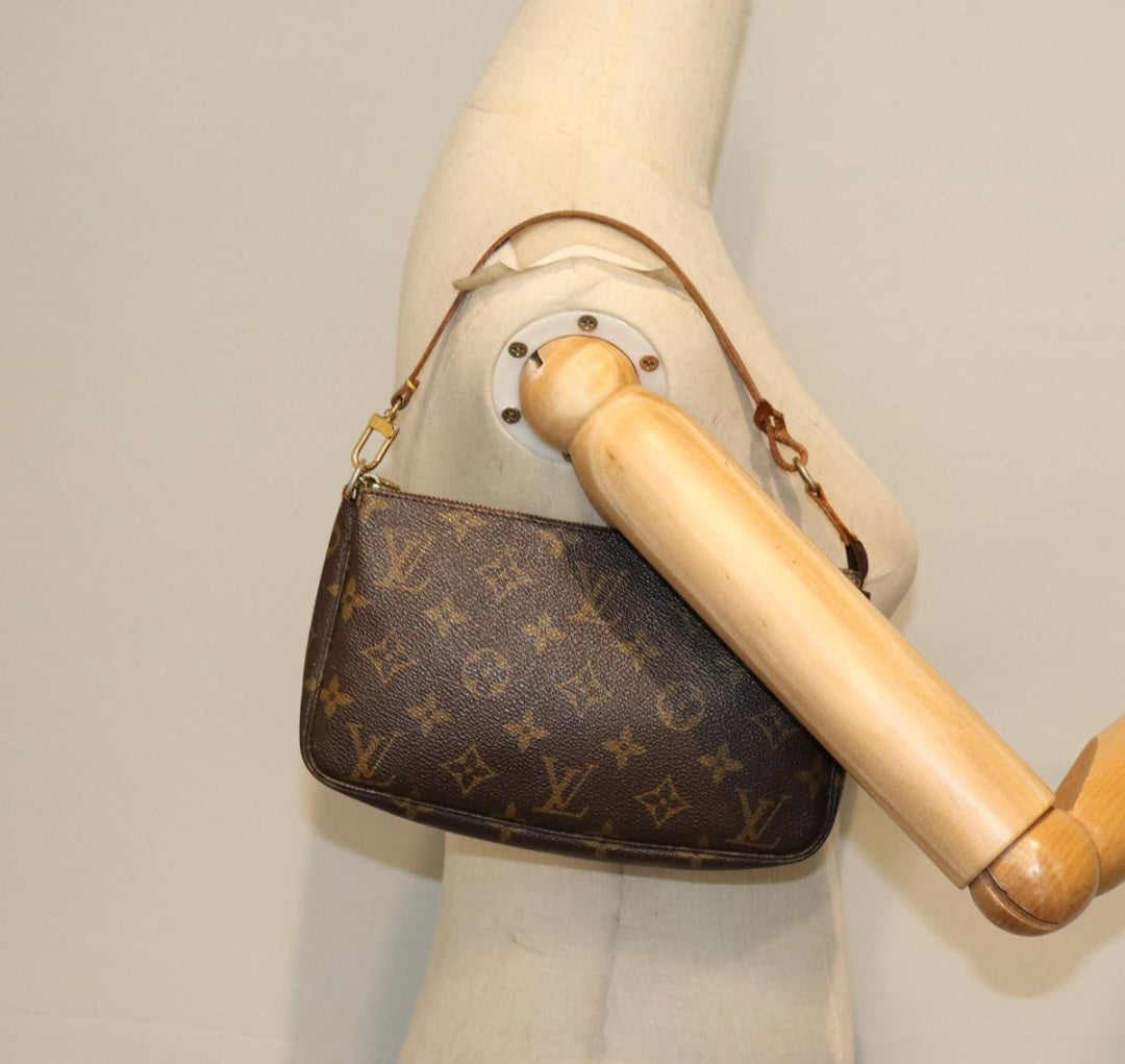 Louis Vuitton Pochette Accessoires Monogram